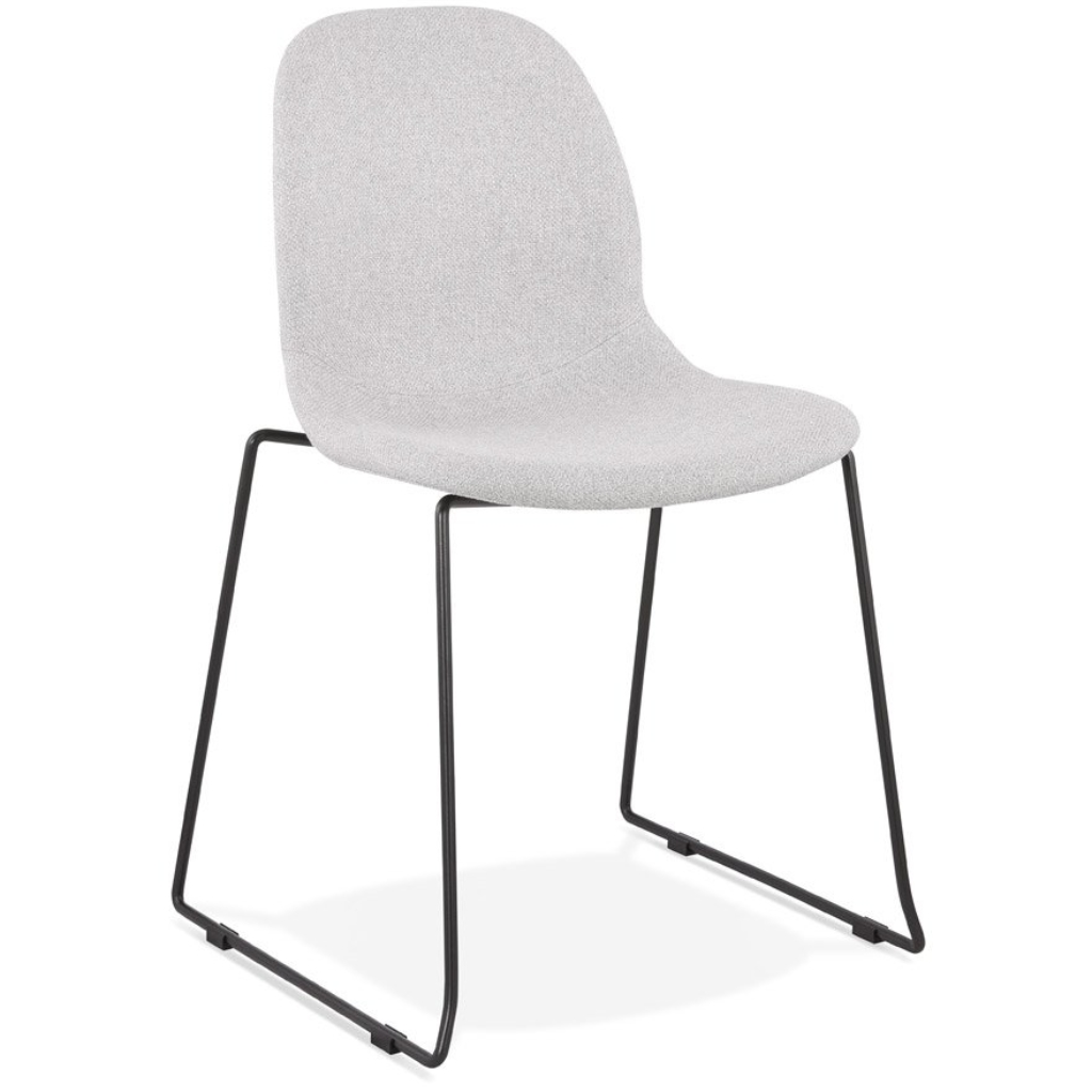 Chaise design empilable ´DISTRIKT´ en tissu gris clair avec pieds en métal noir
