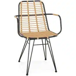 Chaise avec accoudoirs ‘BASTIA’ en rotin couleur naturelle et métal noir