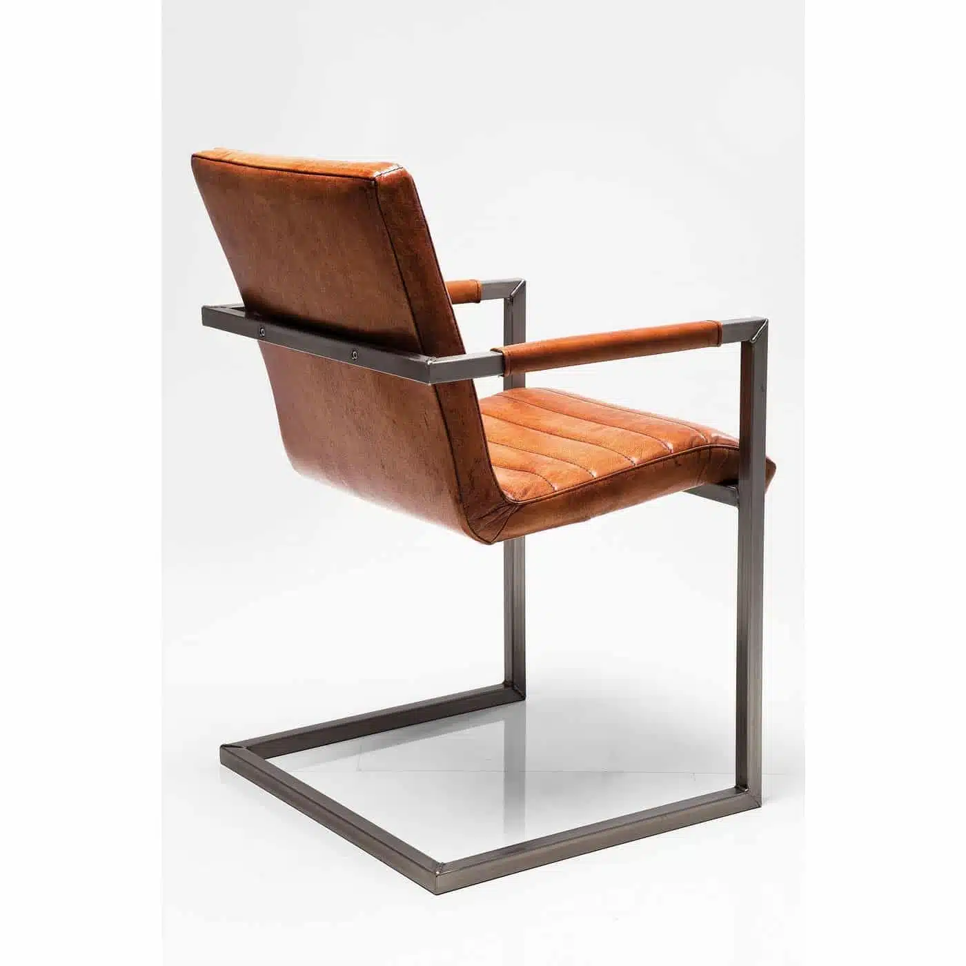 Chaise avec accoudoirs Cantilever Riffle cuir buffle Kare Design
