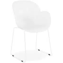 Chaise avec accoudoirs ‘ZAKARY’ blanche avec pied en métal – intérieur /extérieur