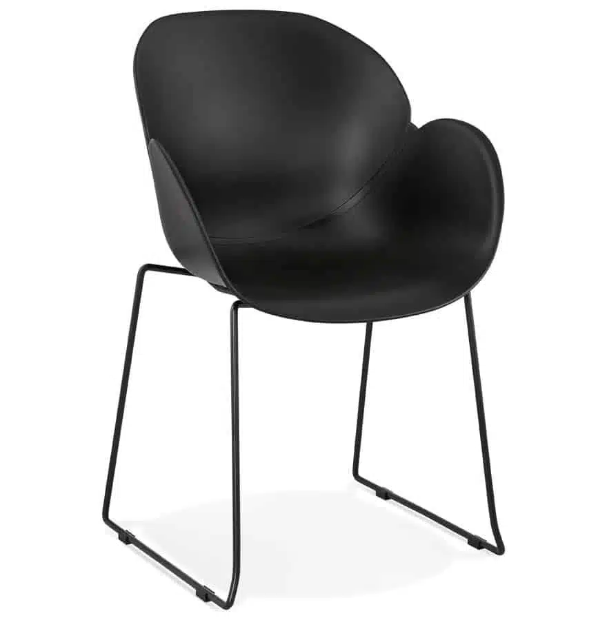 Chaise avec accoudoirs ‘ZAKARY’ noire avec pied en métal – intérieur /extérieur