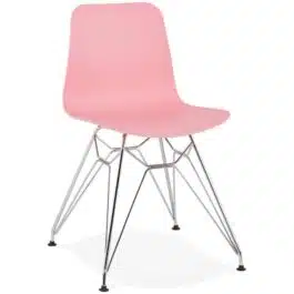 Chaise design ‘GAUDY’ rose avec pied en métal chromé