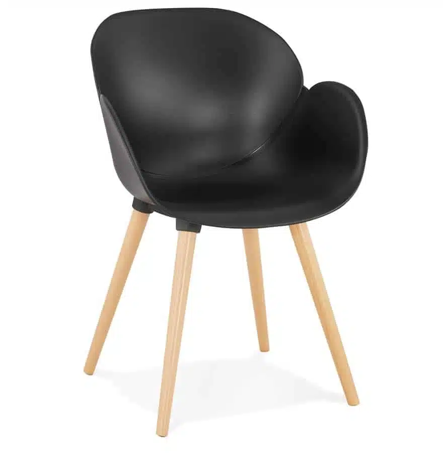 Chaise design scandinave ‘PICATA’ noire avec pieds en bois