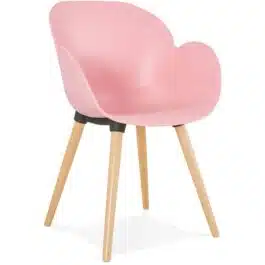 Chaise design scandinave ‘PICATA’ rose avec pieds en bois