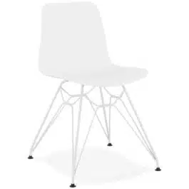 Chaise moderne ‘GAUDY’ blanche avec pied en métal blanc