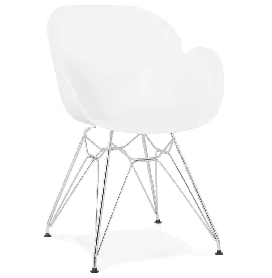 Chaise moderne ‘UNAMI’ blanche en matière plastique avec pieds en métal chromé