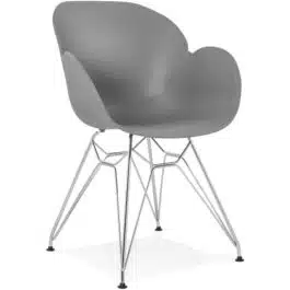 Chaise moderne ‘UNAMI’ grise en matière plastique avec pieds en métal chromé